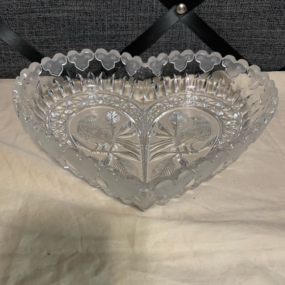 Vintage Cut Glass Heart Shaped Bowl w/Carved Doves N Center Crystal Heart Edges - Picture 2 of 9
